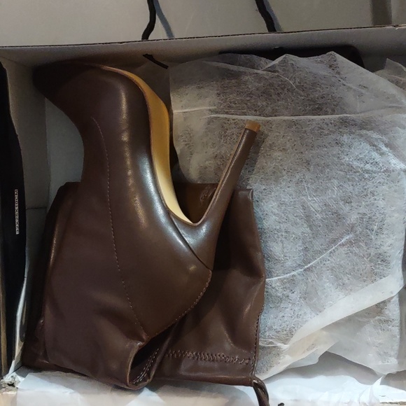 Fashion Nova | Gisele50 Chocolate Boot Size 7 New in Box - Picture 3 of 8